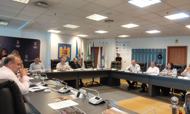 Ploieștenii racordați la Termo Ploiești vor plăti și pe perioada verii tarif redus pentru apa caldă