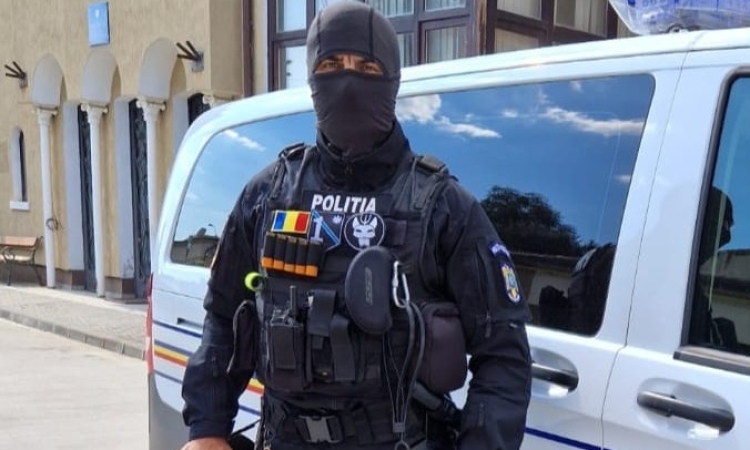 Spiritul de salvator nu ia pauză. Sorin, polițistul prahovean de la ”mascați”, a intervenit de două ori într-o singură zi pentru a salva oameni, deși era în timpul liber