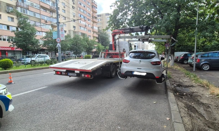Două autoturisme parcate neregulamentar pe Bulevardul Republicii din Ploiești au fost ridicate de echipele SGU