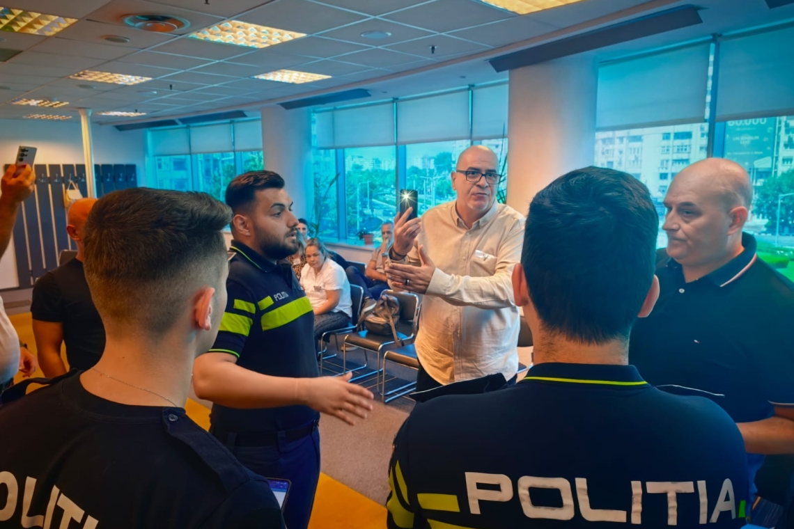 Scandal la Consiliul Local Ploiești: Poliția Locală a ajuns să cheme Poliția Națională pentru evacuarea activistului Gerard Georgescu din sala de ședință