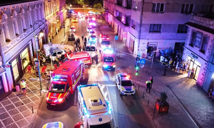 Accident șocant în Brașov: doi tineri au murit, iar un altul a fost grav rănit, după ce un autoturism i-a lovit în plin, pe trotuar