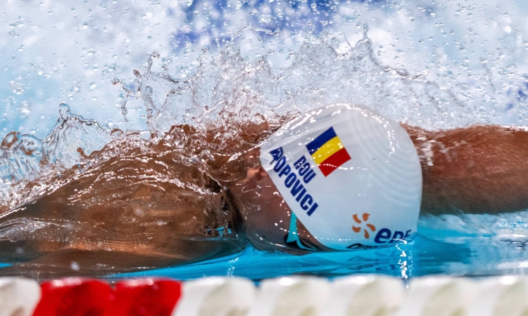 David Popovici, pe primul loc, la semifinala de 200 de metri liber, la Campionatul European de Înot de la Paris