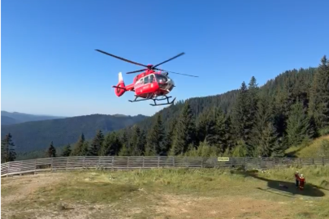 Intervenție cu sprijinul elicopterului SMURD pentru recuperarea a patru persoane rătăcite peste noapte în Munții Bucegi