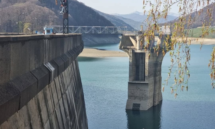 Problemele de la acumularea Paltinu persistă. Încă nu sunt gata toate documentațiile necesare începerii lucrărilor de reabilitare
