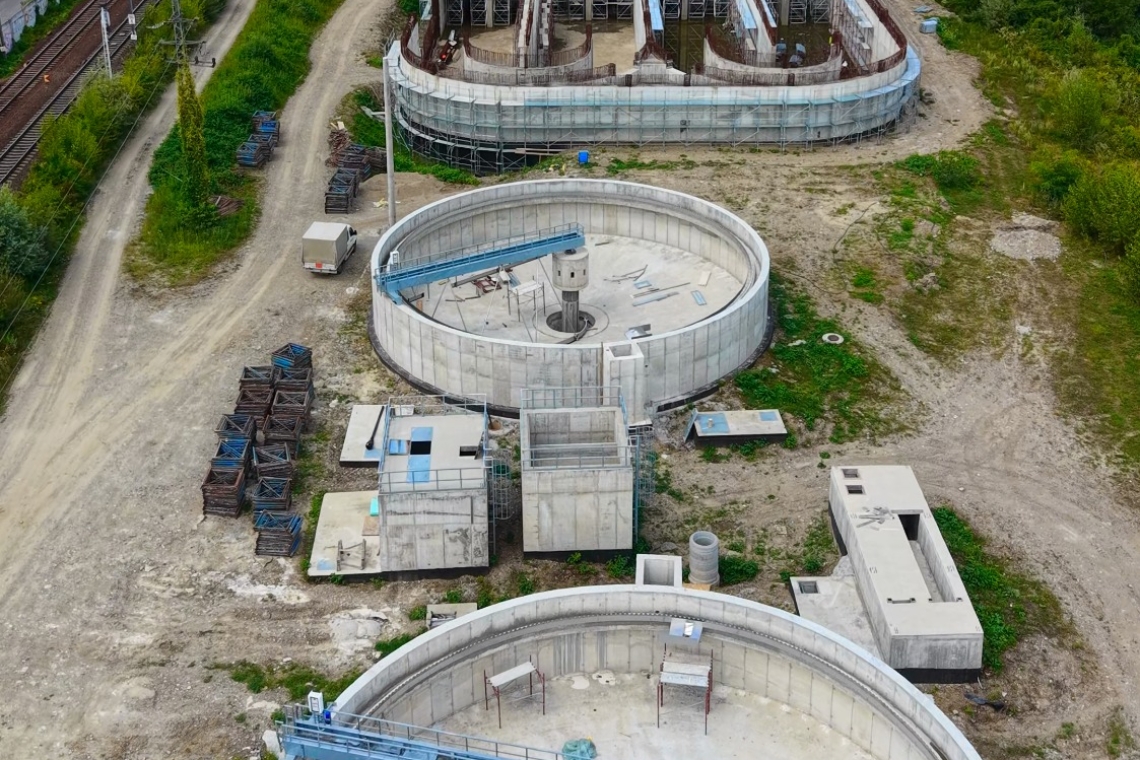 Lucrările la stația de epurare din Poiana Câmpina avansează. Se lucrează la instalații și automatizări