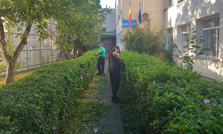 SGU Ploiești intensifică lucrările în jurul școlilor și grădinițelor înainte de începerea noului an școlar