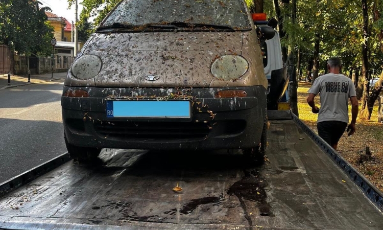 47 de autovehicule abandonate au fost ridicate de la începutul anului de pe domeniul public al Ploieștiului