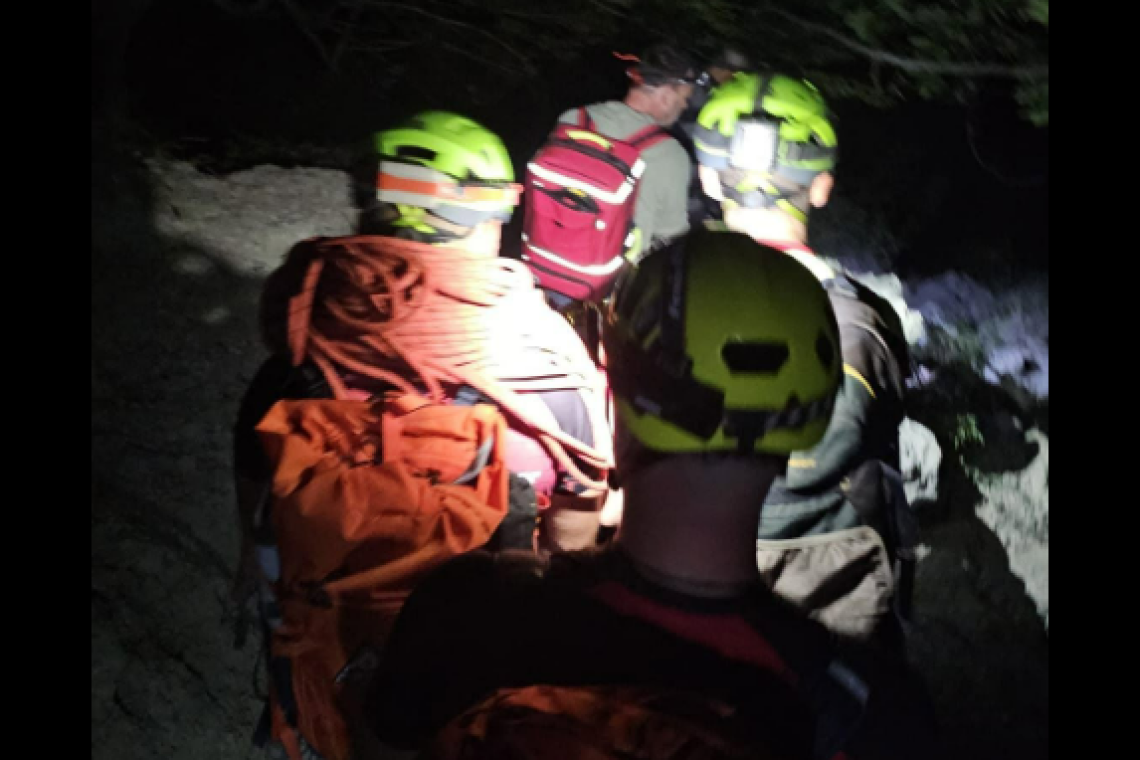 Cioban căzut într-o râpă, recuperat de salvamontiștii prahoveni, într-o intervenție nocturnă