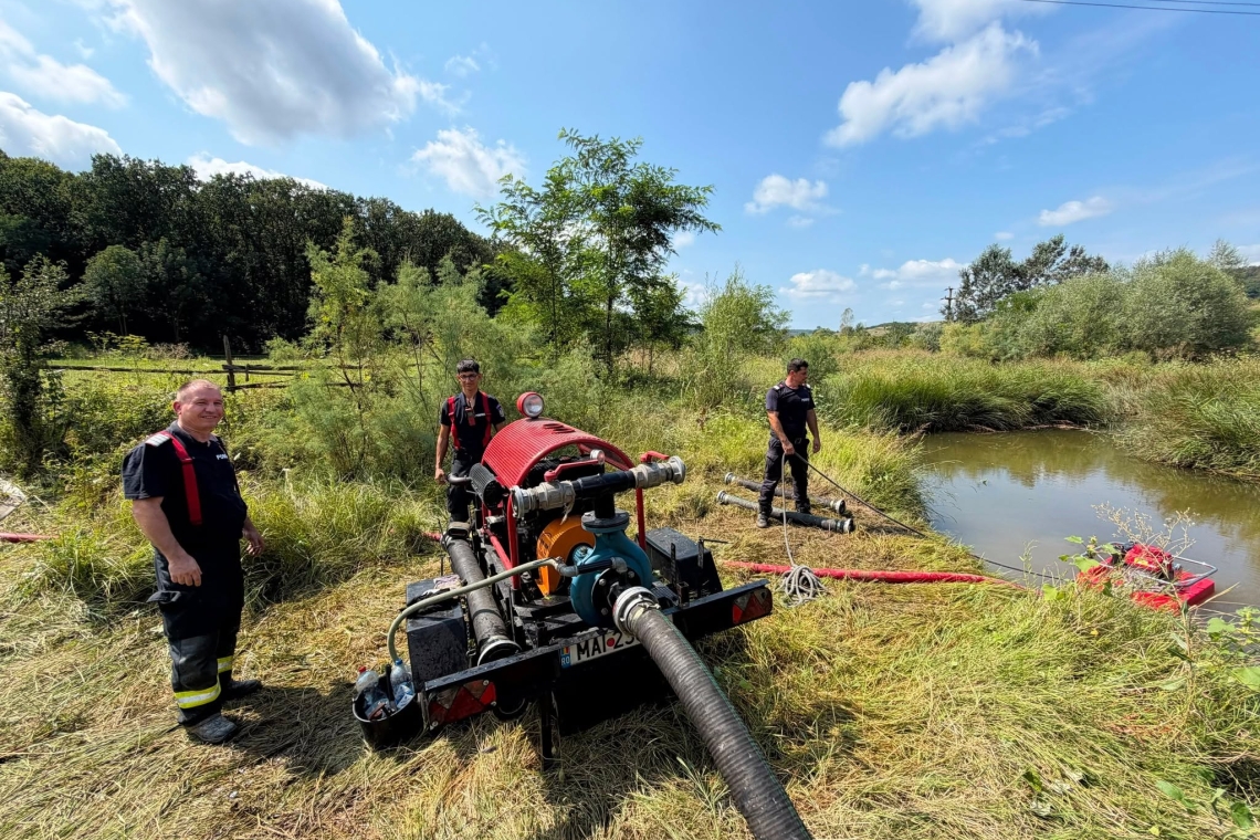Pompierii prahoveni, exercițiu în fondul forestier de la Verbila. Au fost testate echipamente pentru stingerea incendiilor de pădure, achiziționate de Consiliul Județean