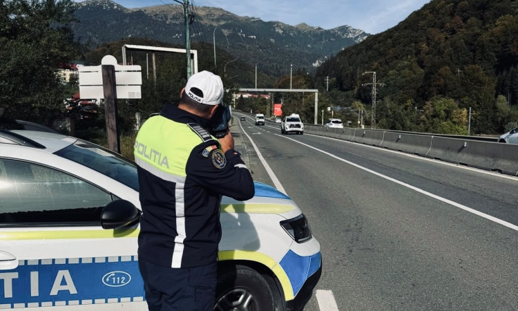 Polițiștii „vânează” vitezomanii pe DN1. Acțiune în cascadă între Bărcănești și Sinaia