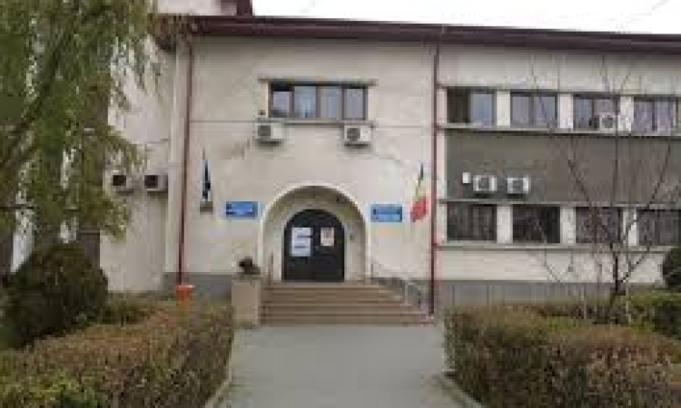 Cât câștigă șefii din învățământul preuniversitar prahovean: venituri brute de până la 18.436 de lei, în septembrie