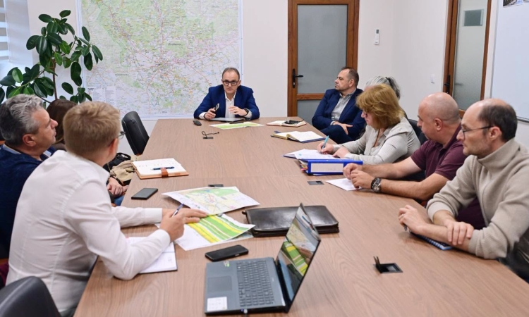 Un drum de 36,5 kilometri, din sudul Prahovei, va fi modernizat. Ce semnal trage președintele CJ, Virgiliu Nanu
