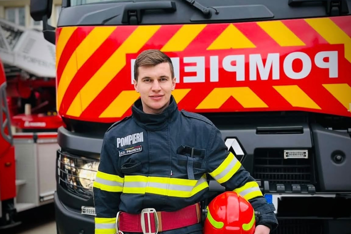 Un pompier din Prahova a intervenit la un accident grav pe DN1, înainte să intre în tură. Răzvan Năsulea le-a acordat primul ajutor victimelor