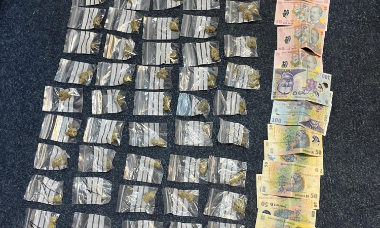 Tânăr de 20 de ani, prins în Ploiești cu 66 de pliculețe de canabis destinate vânzării
