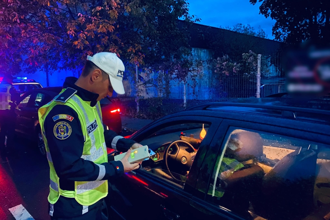 Razii ale polițiștilor prahoveni pe drumuri din mai multe zone ale județului, vineri dimineață