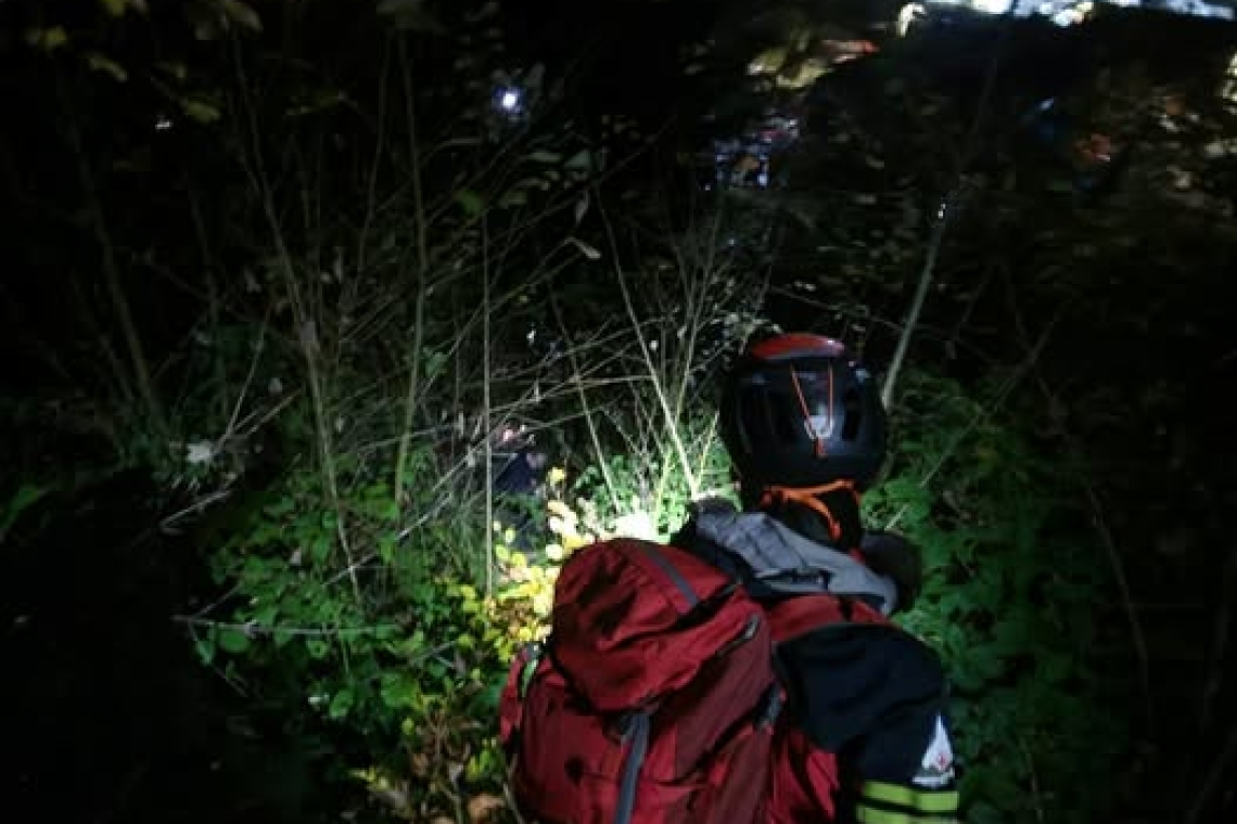 Patru adolescenți, epuizați și surprinși de întuneric, ploaie și ceață în munții Baiului, recuperați de salvamontiștii prahoveni